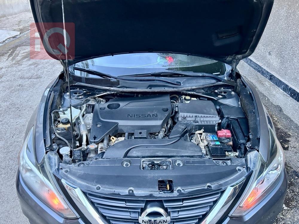 نيسان ألتيما